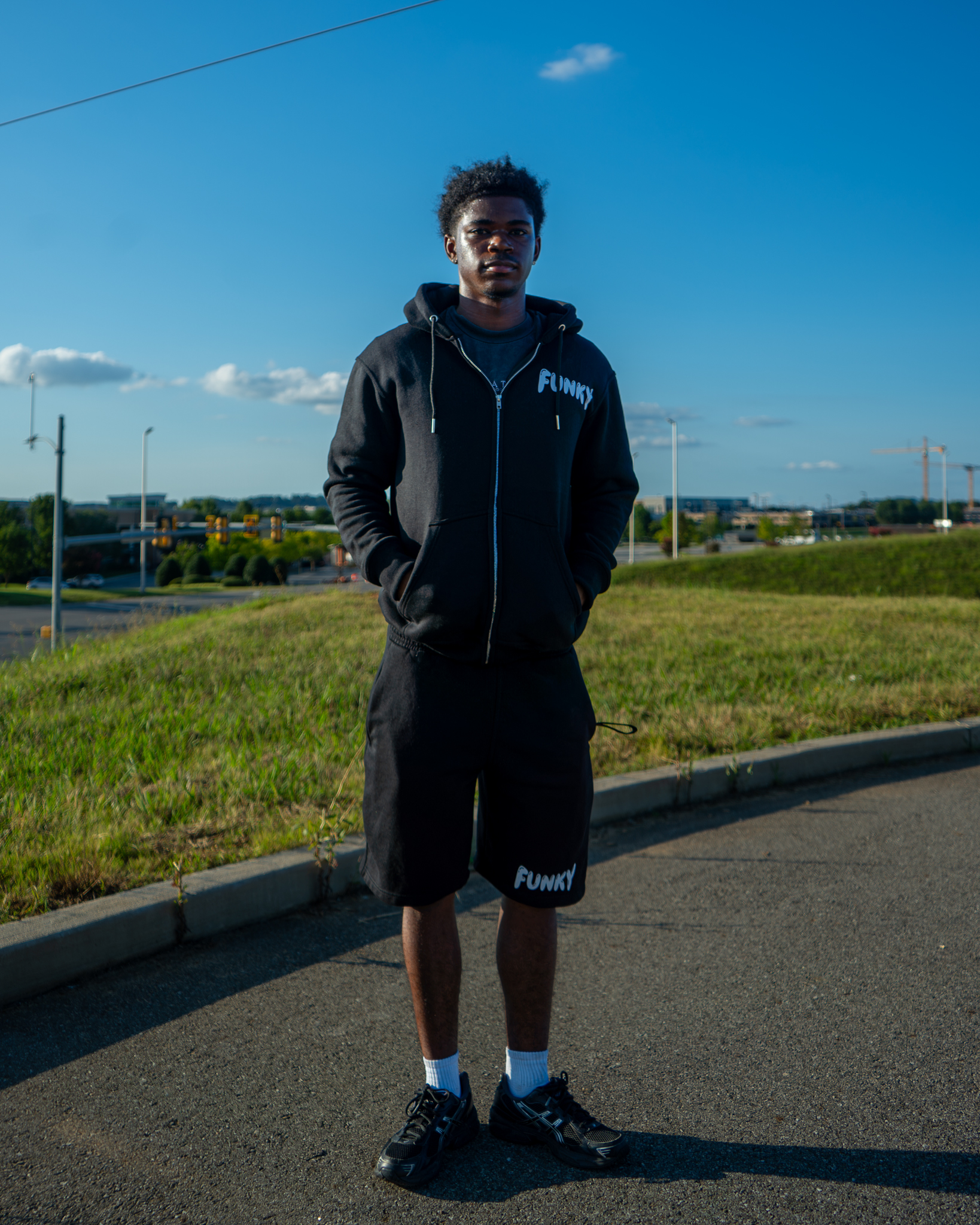 BLACK STAY DIFFERENT SET (HOODIE+SHORTS)